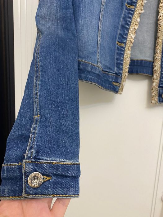 Продам стильную джинсовую куртку