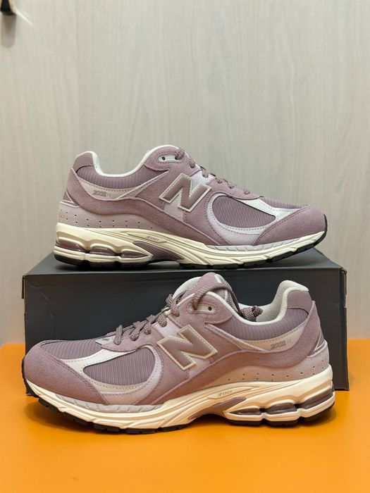 New Balance 2002r