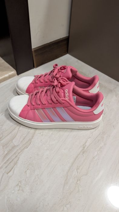 Дамски маратонки Adidas Streettalk
