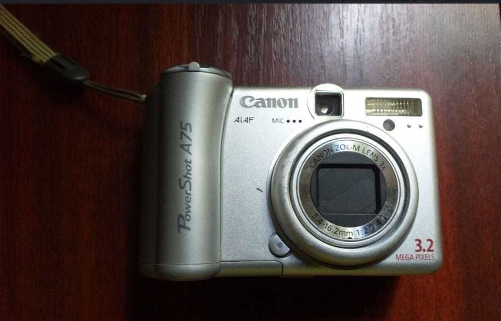 Aparate foto Canon PowerShot A75 și Nikon Coolpix L16 defecte