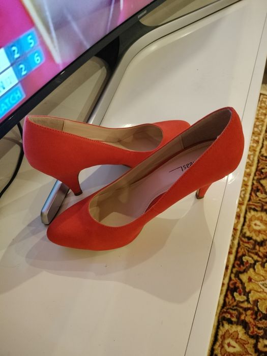 Pantofi stiletto noi