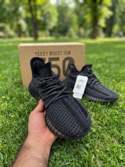Adidasi Yeezy Boost 350 Negru
