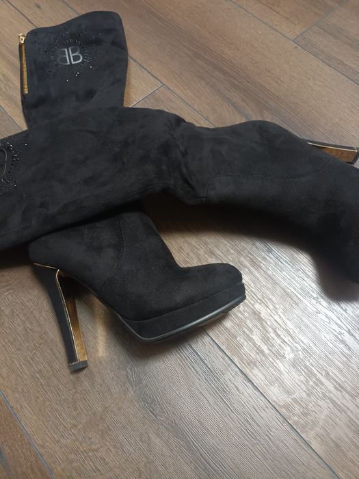 Велурени черни  ботуши