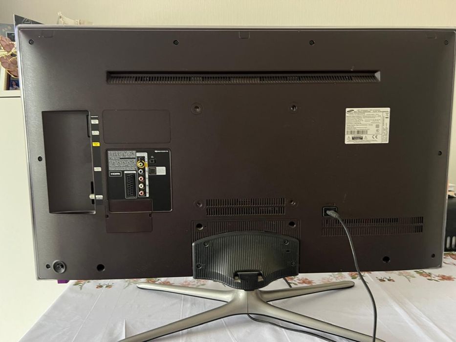 Телевизор самсунг диагональ 107см