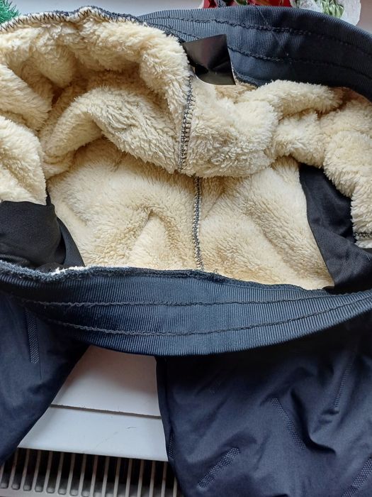 Canadiana +pantaloni+ghete-toate imblanite. /iarna