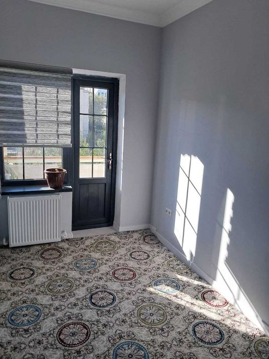 Продаётся в "ОБКОМОВСКИЙ "доме 4х комнатная квартира. "Крытый рынок"