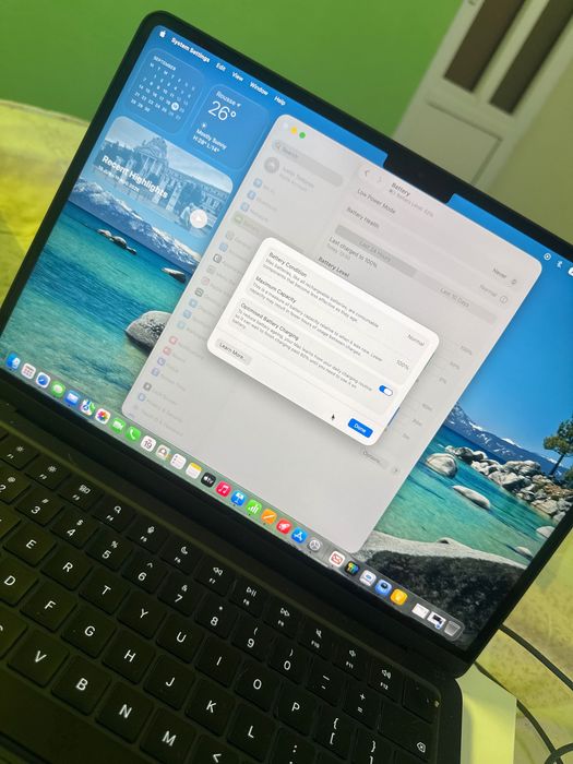 Apple MacBook Air 13 М 4 Само лично предавани за град Русе — миниатюра 4