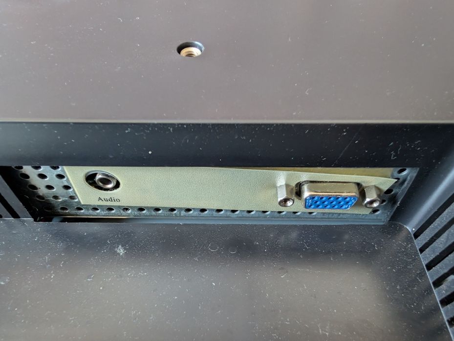 Монитори  различни размери