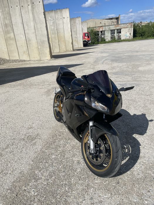 Honda CBR 600RR (PC37)