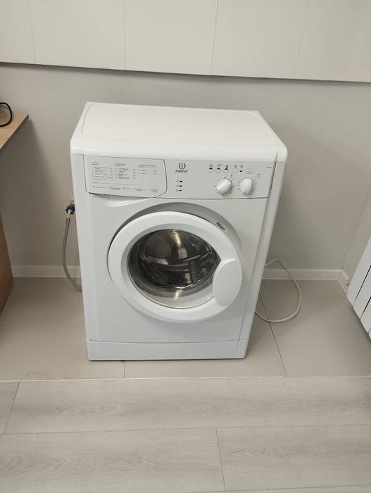 Продам стиральную машину, Indesit.