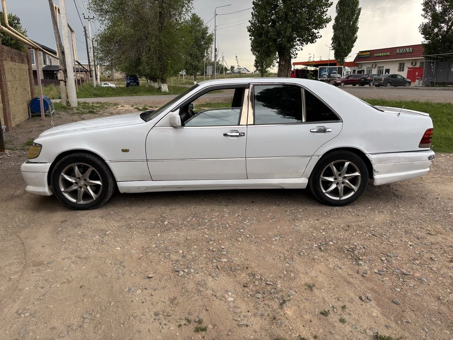 Mercedes-Benz S320 W140