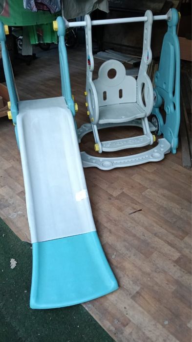 Продам детскую качелю и горку!
