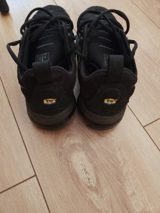 Продавам маратонки Nike air vapormax plus
