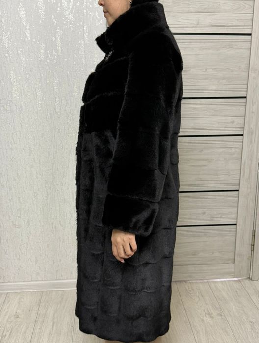 Шуба норковая.  .