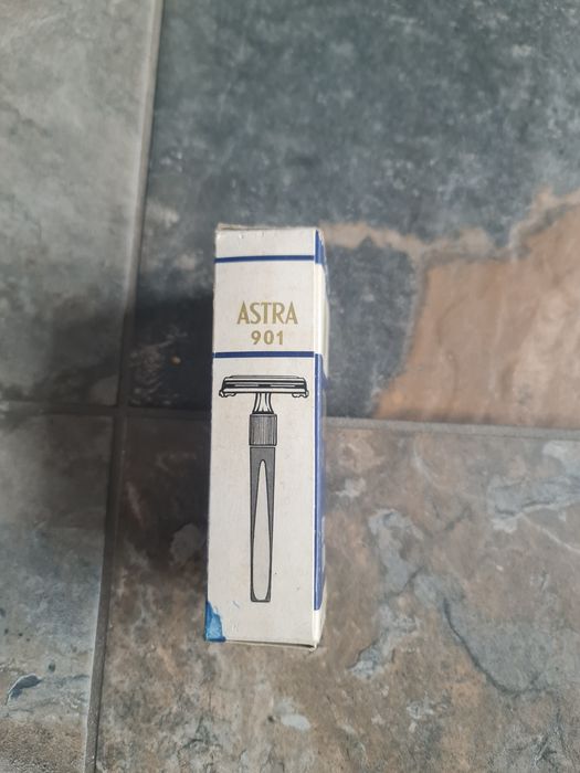 Aparat de ras Astra 901