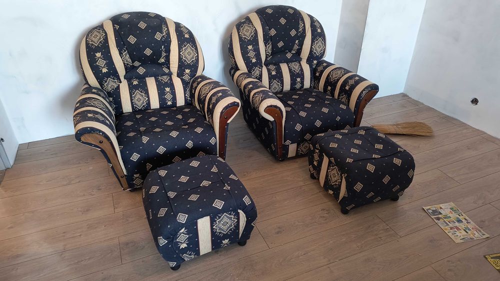 Холна гарнитура. Диван, 2 фотьойла, 2 табуретки, дървена конструкция