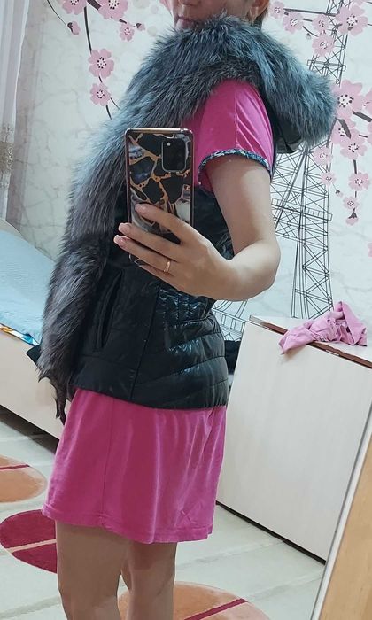Продам меховую желетку
