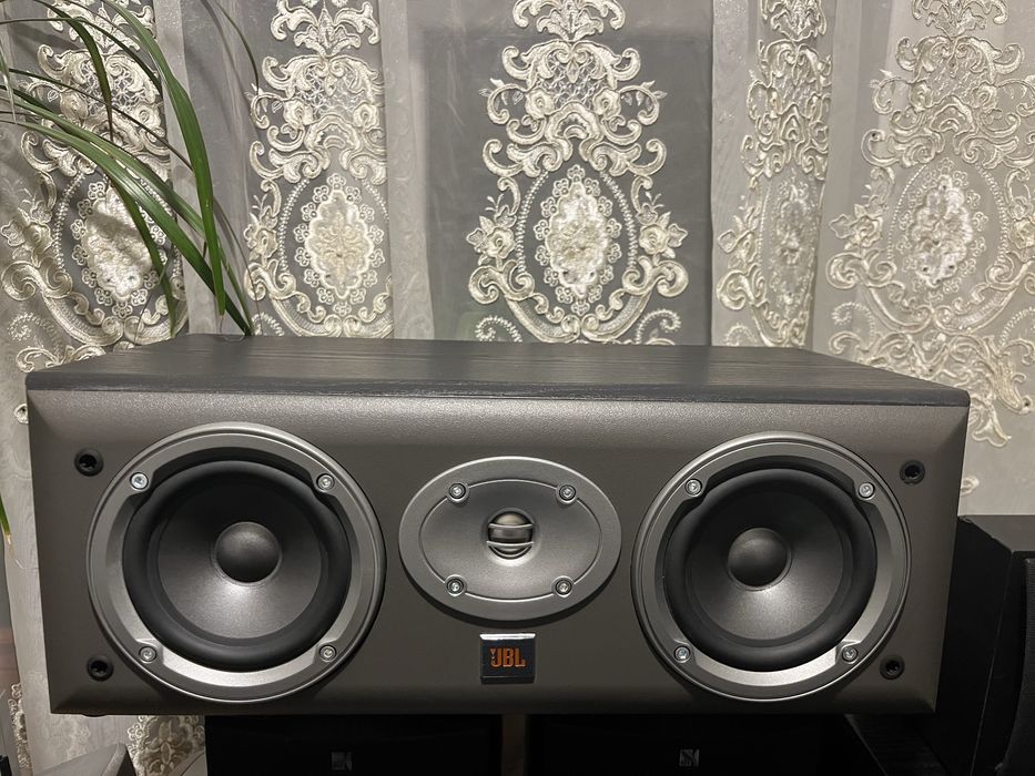 Boxa centru JBL EC25