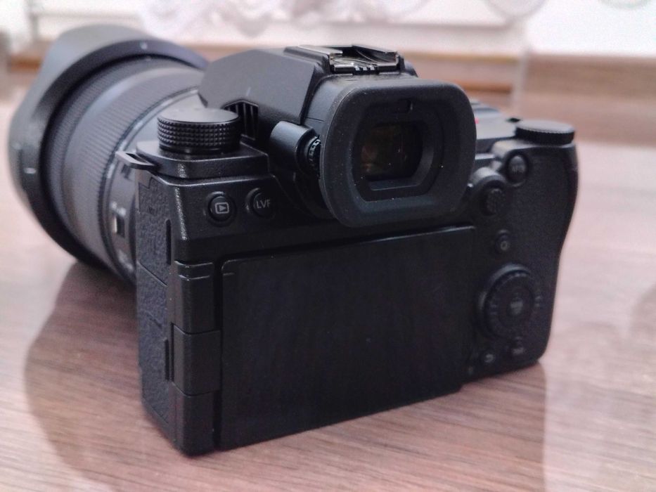 Panasonic Lumix 24-105 f4