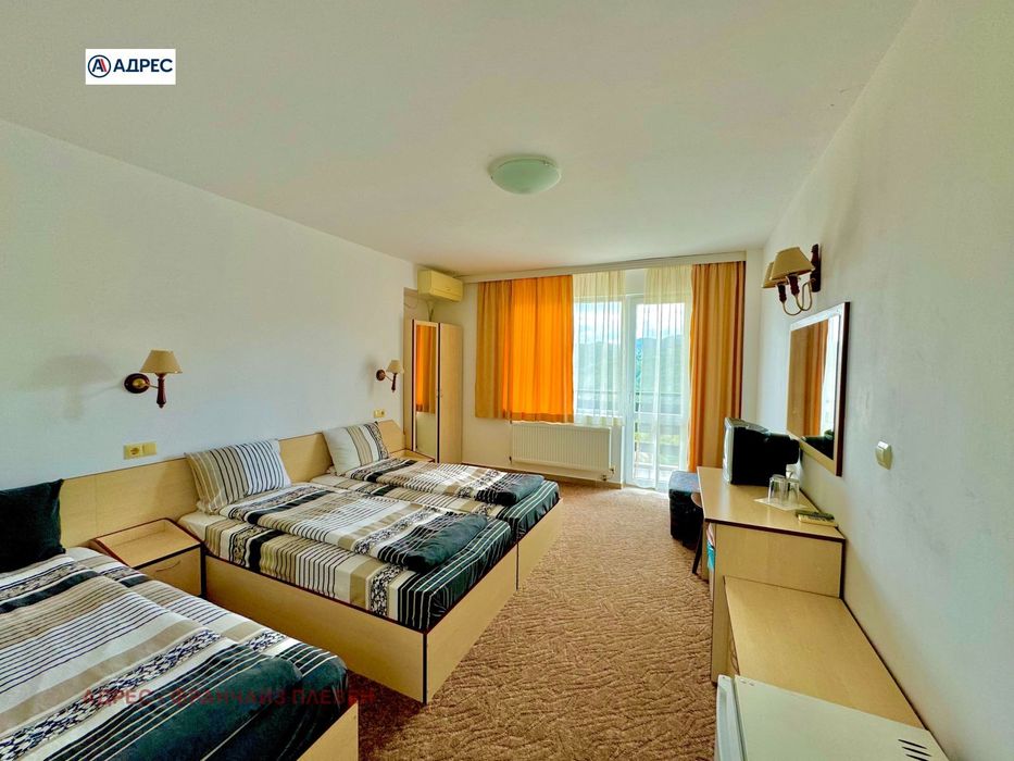 Продава се Хотел в с. Типченица, Област Враца - 1300 кв.м за 847 €/кв.м - Снимка #7