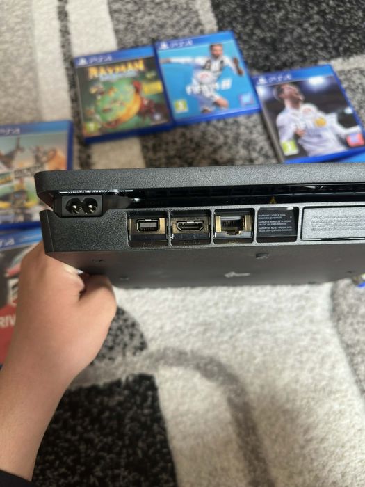 Ps4 slim 500GB 2 Джойстик