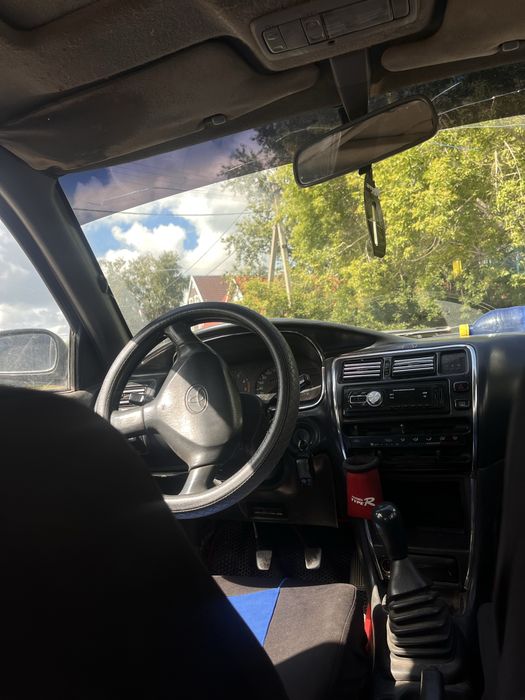 Машина Toyota Corolla