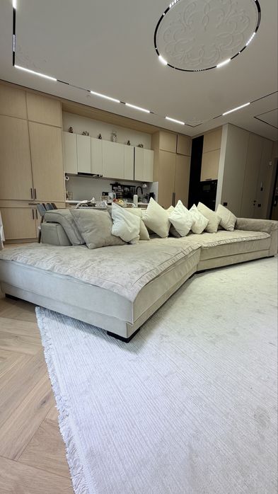 Шикарный дизайрский диван