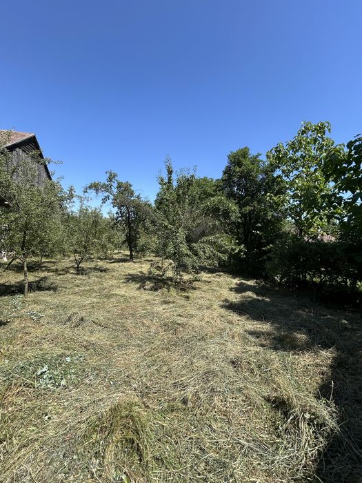 2 corpuri casa si teren generos la 15 minute de Brasov ( Purcareni)