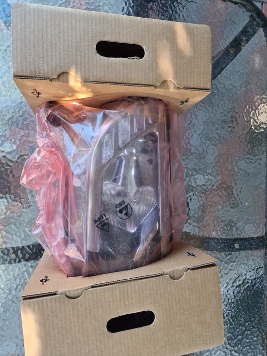 Vând far de logan 2 2018-2019 dreapta