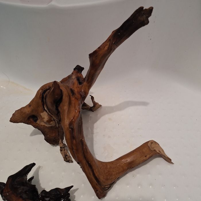 Коряги для аквариума, ракушки, крупный грунт