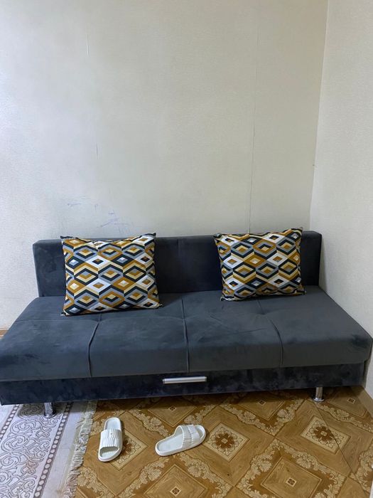 Диван серого цвета