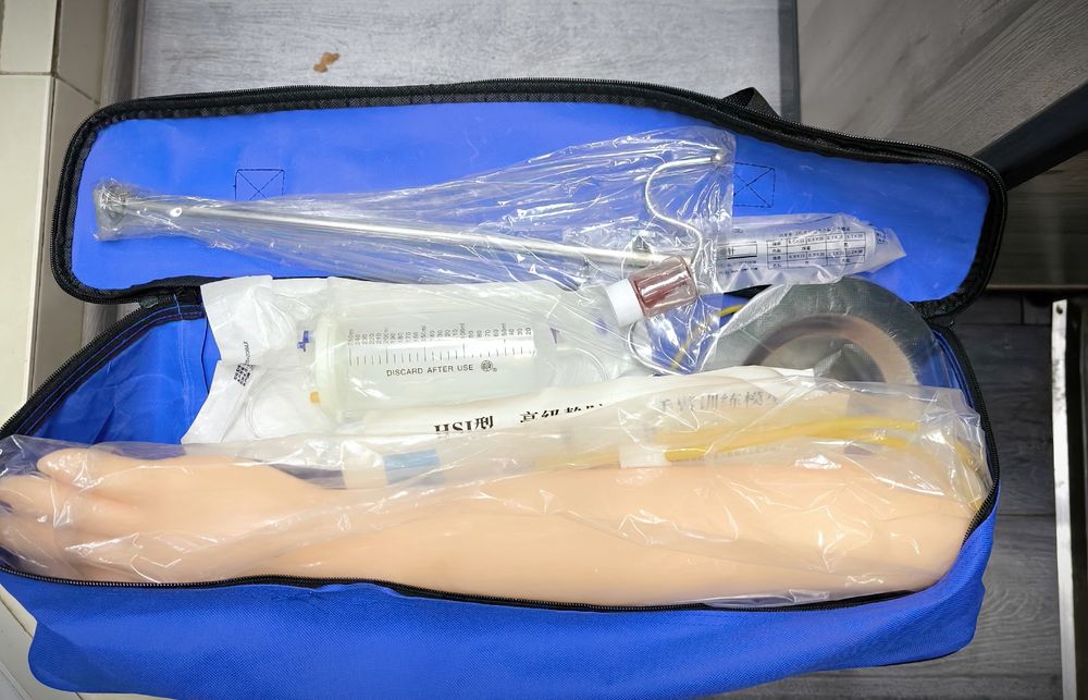 Муляж руки для тренировки