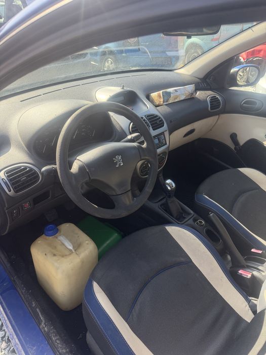 Dezmembram Peugeot 206,2003