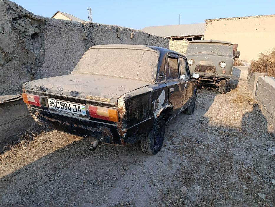 06 Jiguli sotiladi benzin