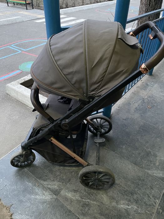 Продам коляску за символическую цену