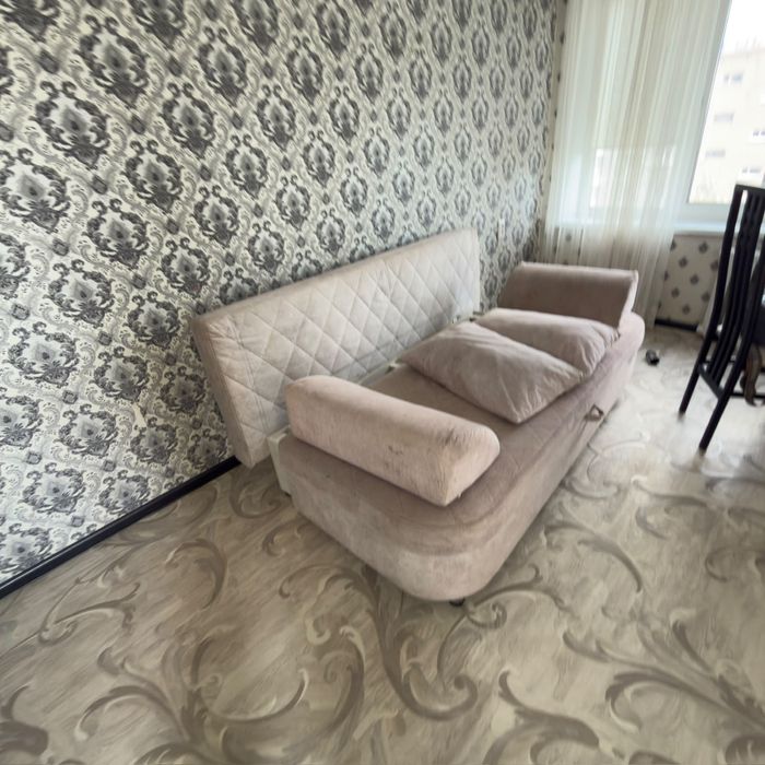 Диван в хорошем состоянии