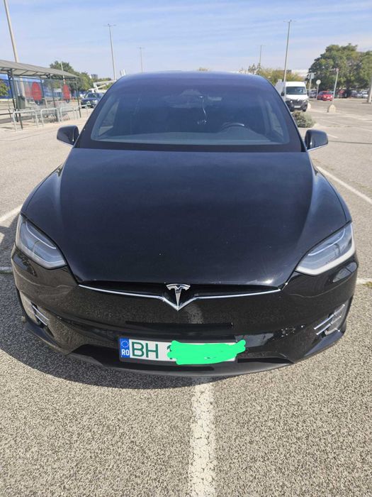 Tesla Model X Free Supercharger, 7 locuri, 525 CP
