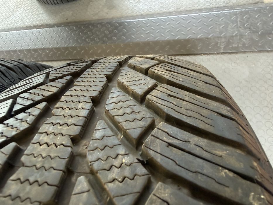 4бр. ОТЛИЧНИ Зимни Гуми С Борд 215/65R/16 -SEMPERIT- DOT:4020- 7.9мм.+6.9мм.