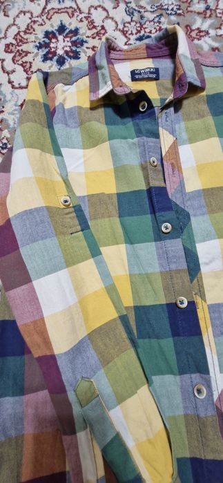 Продам 2 рубашки.