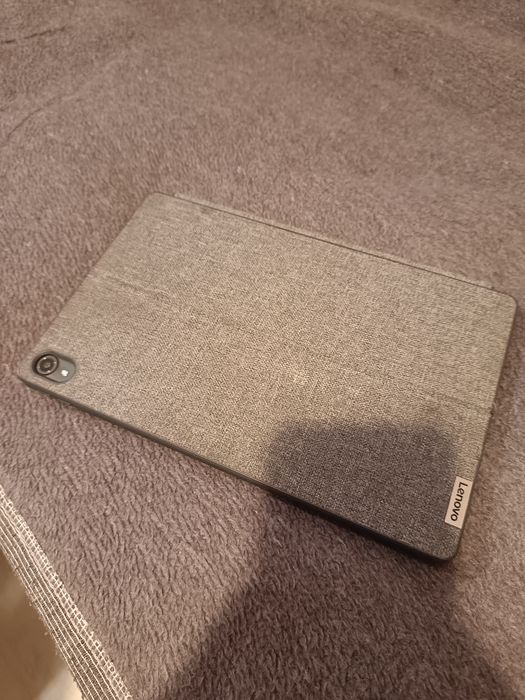 Продавам таблет леново