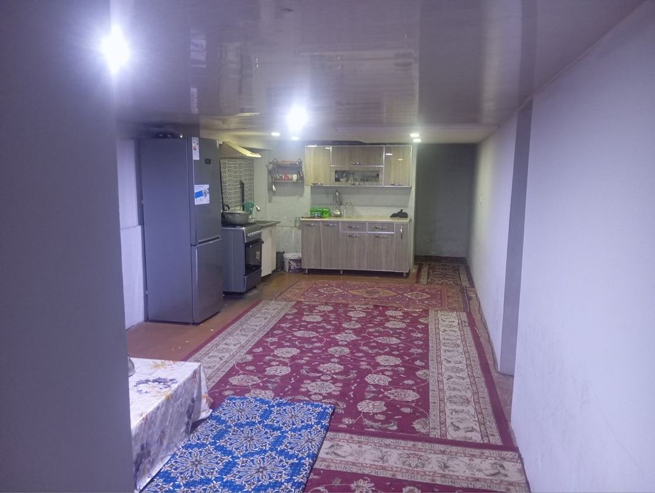 5 sotix uchaska sotiladi.