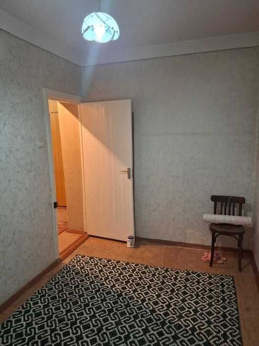 Продаётся 3комнатная 77серия метро Чиланзар.