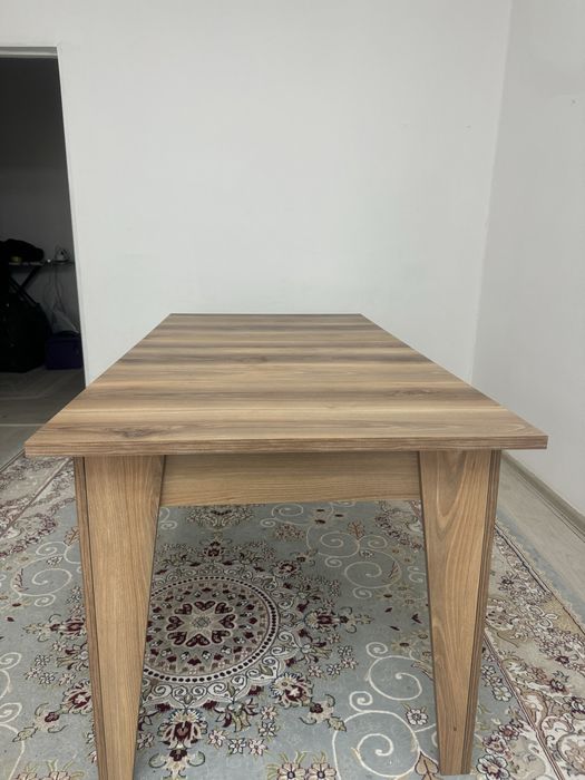 Стол для гостиной