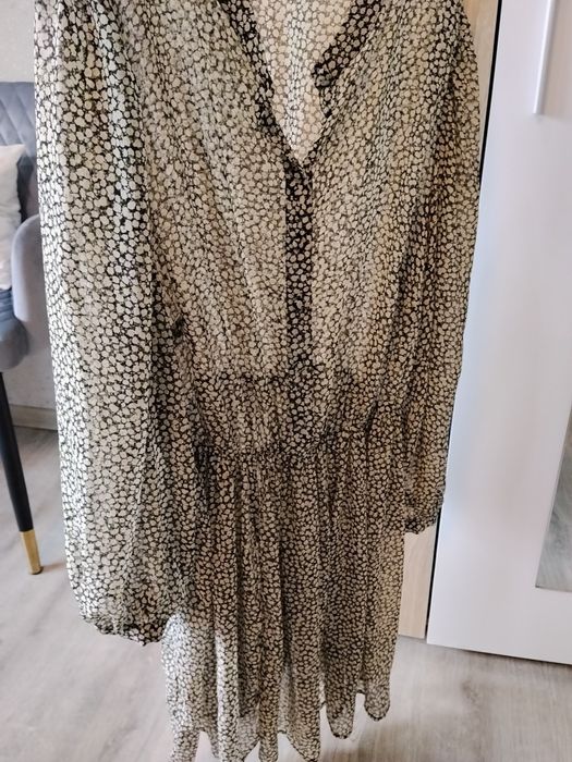 Рокля бежево зелено на малки лилави цветчета  H&M