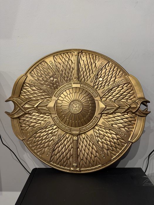 золотой щит 47*53 для косплеев, мероприятий