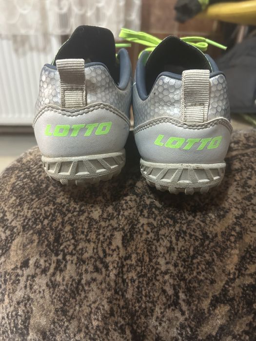 Ghete de sala pentru baieti nr 34  nu au nici un defect