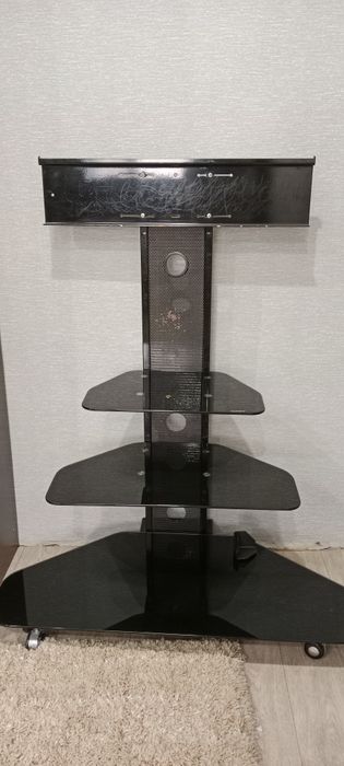 Продам тумбу под телевизор