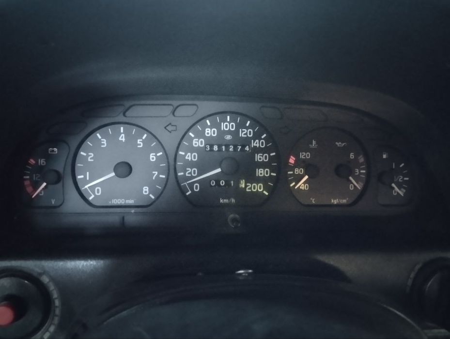 SROCHNOOOOO moshina sotiladi