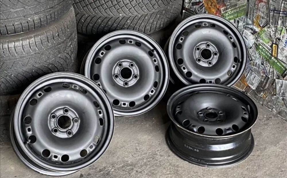 Диски на фольксваген поло R15 оригинал и колпаки оригинал