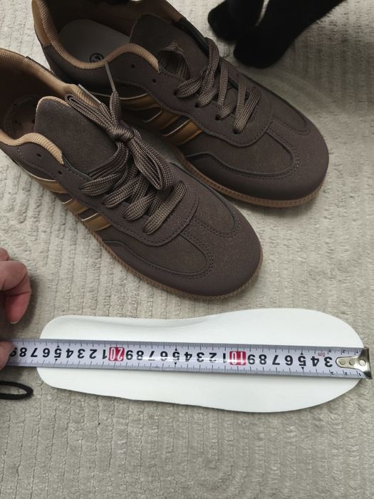 Кроссовки WALKING

Новые,